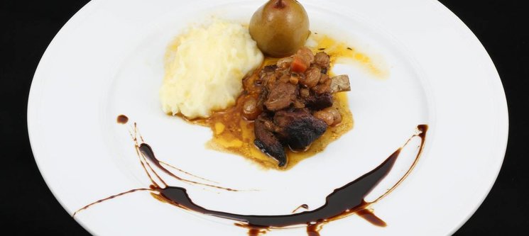 Ragoût d’agneau au raisin et vin cuit