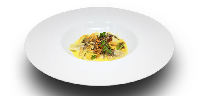 Agnolotti de champignons des bois, courge butternut, truffes de nos régions