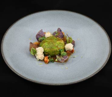 Choux frisé soufflé aux poissons oubliés, jus d'écrevisse