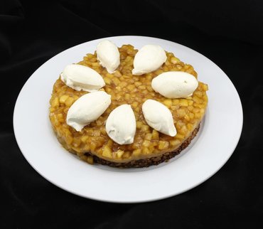 Le Biscuit Granola au riz soufflé, duo de pommes et crème légère à la cardamone