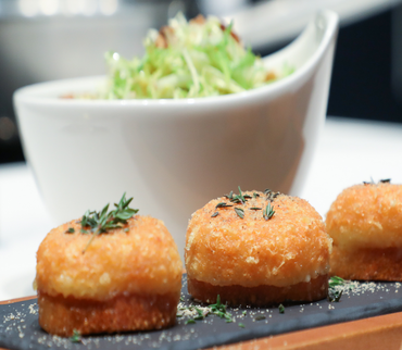 Tartine chaude à l’Etivaz AOP et au kirsch