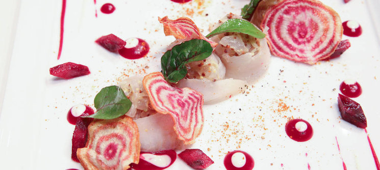 Tartare & Rolls de Perches Fumées, aux sucs de betterave